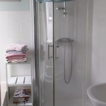 Bed and Breakfast De Rose - Le Refuge Des Parachutistes - En Bordure Du Marais Neuville-au-Plain