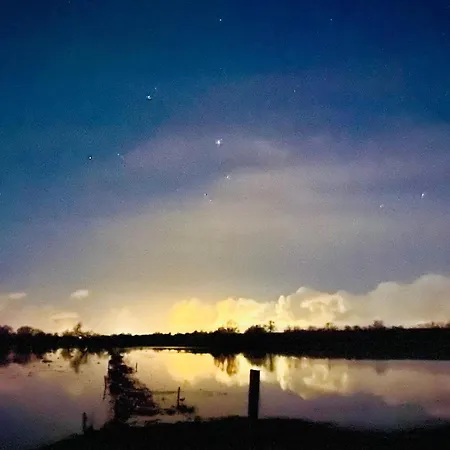 De Rose - Le Refuge Des Parachutistes - En Bordure Du Marais לינה וארוחת בוקר Neuville-au-Plain