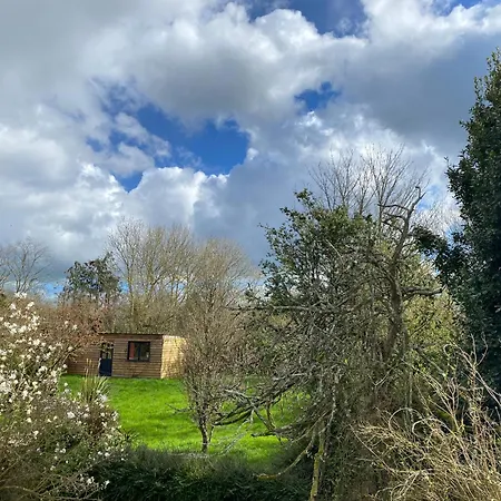 לינה וארוחת בוקר De Rose - Le Refuge Des Parachutistes - En Bordure Du Marais Neuville-au-Plain