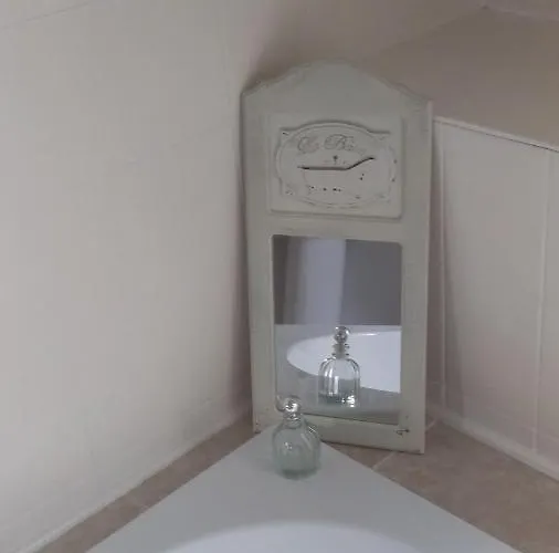 Alojamento de Acomodação e Pequeno-almoço De Rose - Le Refuge Des Parachutistes - En Bordure Du Marais Neuville-au-Plain